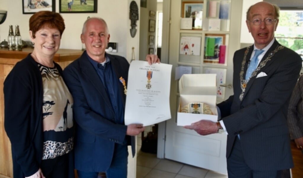 Eric van Roemen is benoemd tot officier in de Orde van de Oranje-Naussa.