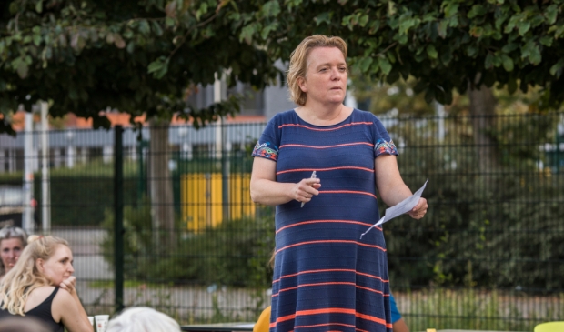 Esther bij de tweede buurtbudgetbijeenkomst Terrasdorp.