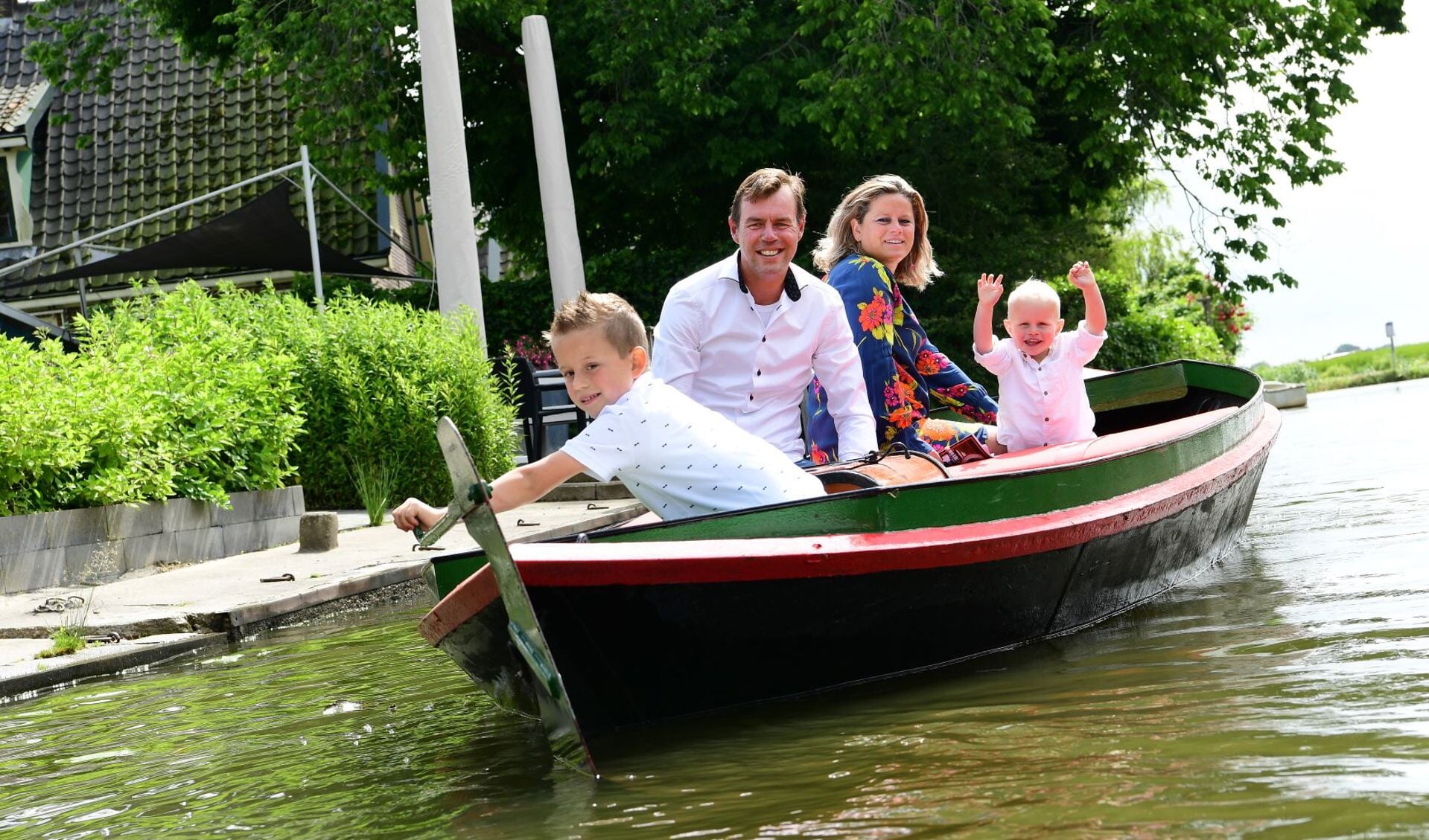 Leuk uitje voor het gezin: een rondje door het Rijk der Duizend Eilanden per fluisterboot.