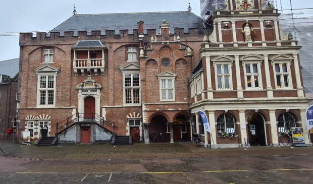 <p>Dinsdagavond vindt een extra commissievergadering van de commissie Bestuur plaats, over de opvang van zo'n 100 asielzoekers. </p>