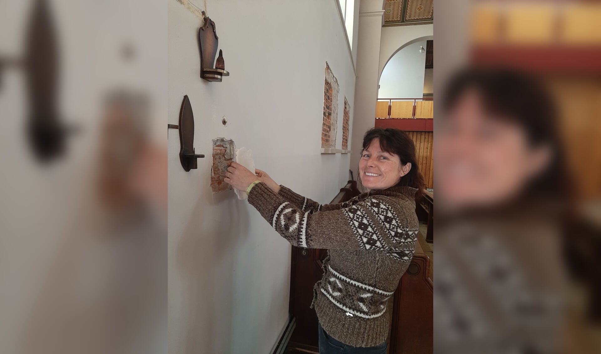 Kunstenares Danielle van Assema-Vet heeft de voormalige RK-kerk Onze Lieve Vrouw Geboorte en de begane grond van het parochiehuis als atelierruimte ter beschikking gekregen.