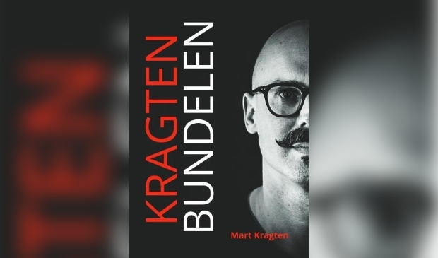 <p>De omslag van het boek van Mart Kragten.</p>