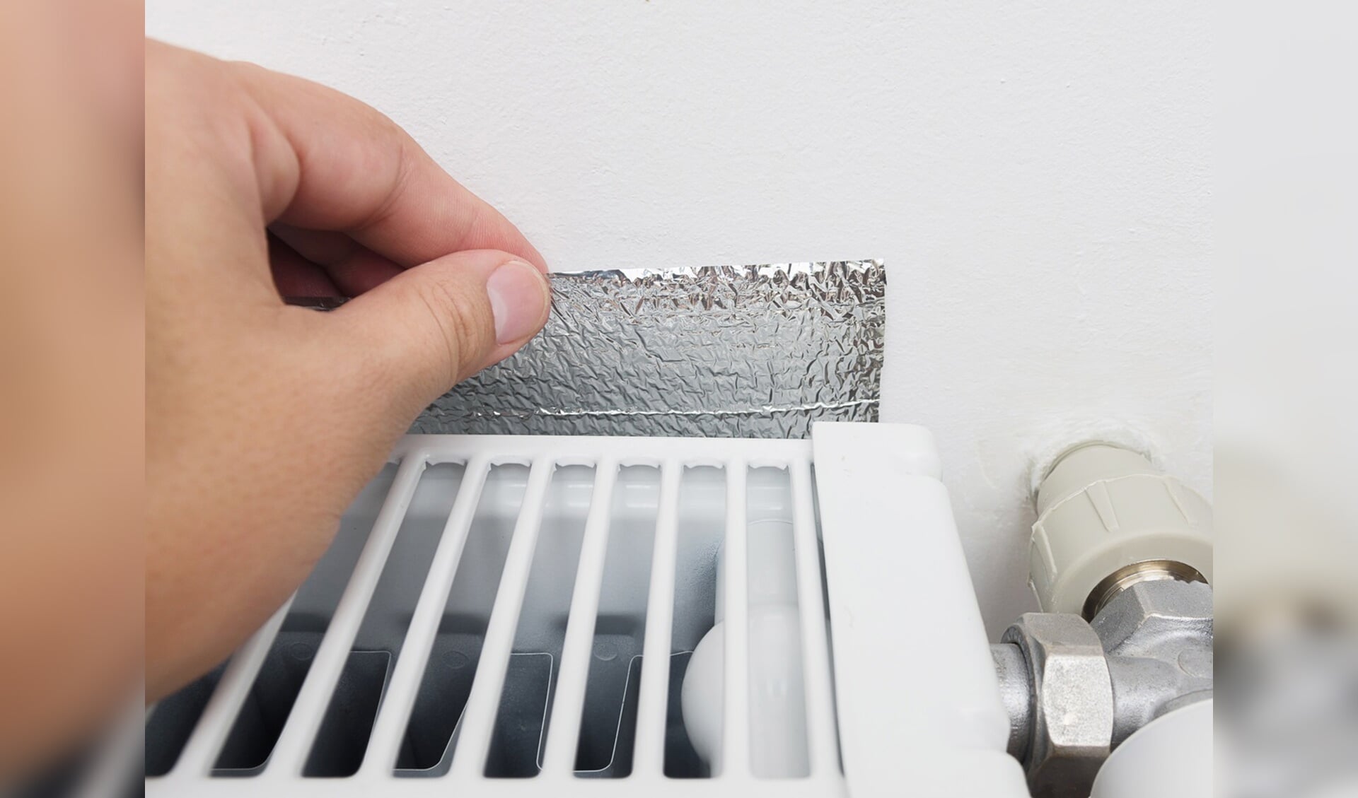 Radiatorfolie helpt op een simpele manier de warmte in het huis te houden. 