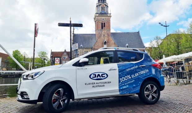 <p>De JAC iEV7S is sportief en heeft een hoge instap.</p>