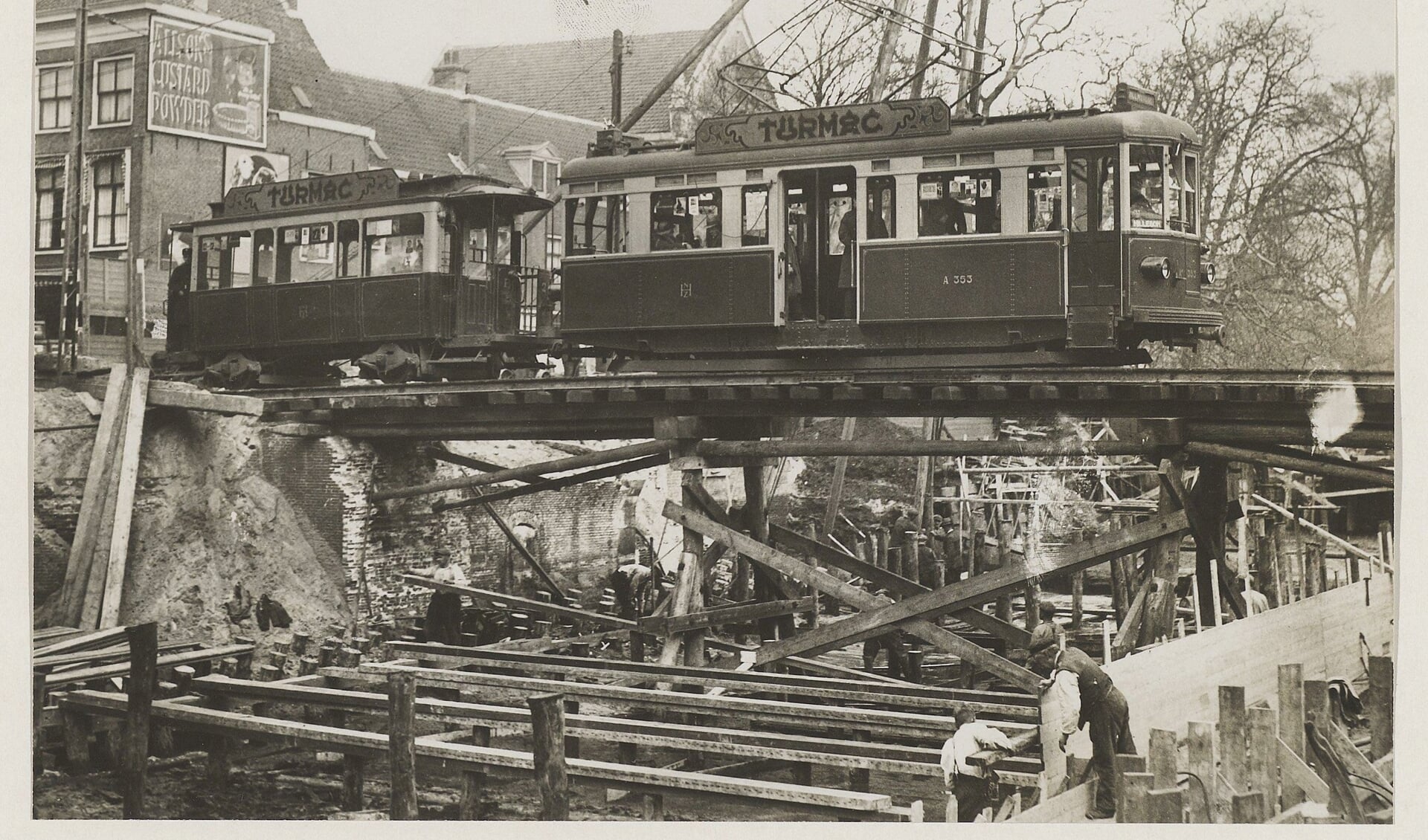 De Blauwe Tram (1930) onderweg van het Soendaplein naar Heemstede.