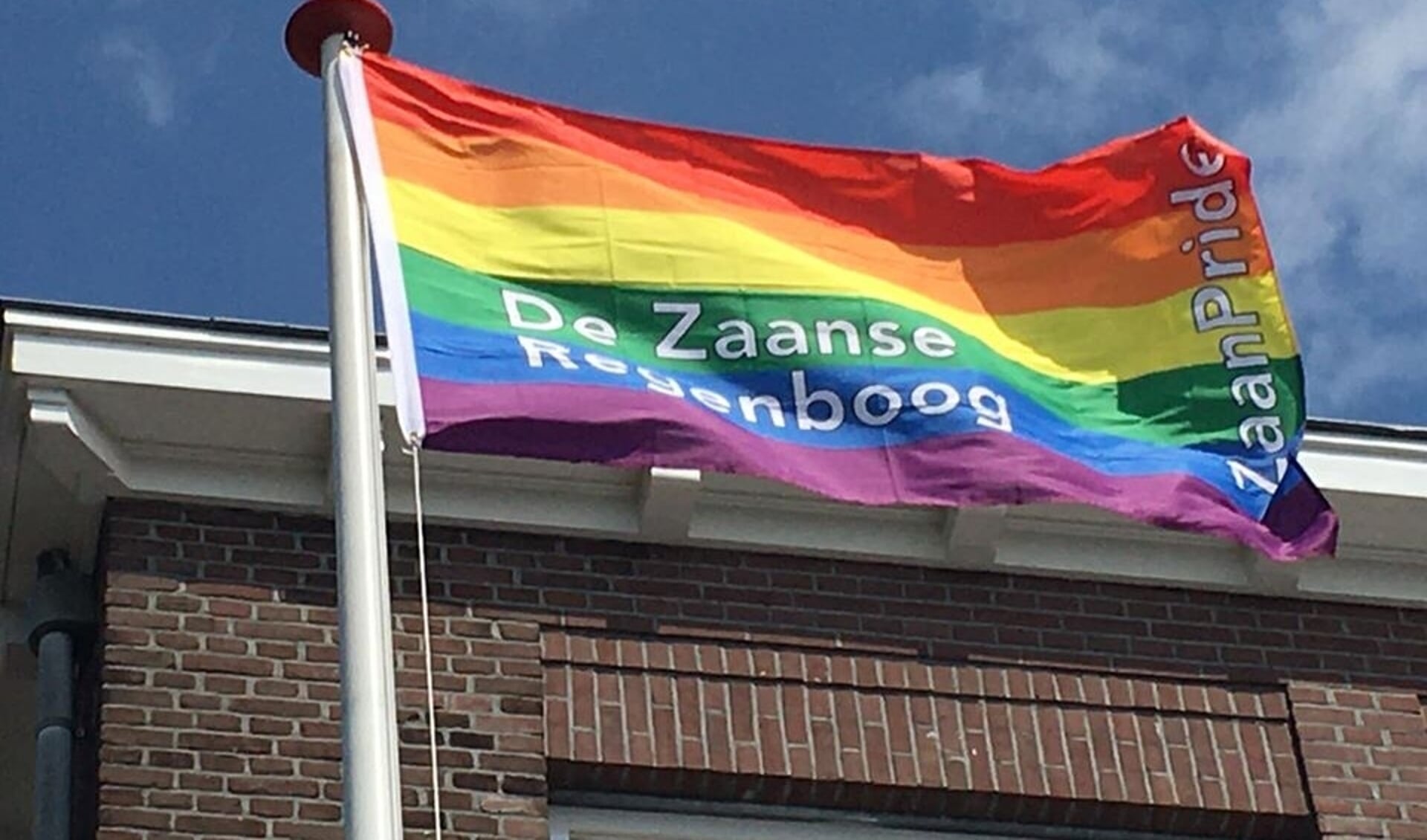 De Zaanse Regenboogvlag.