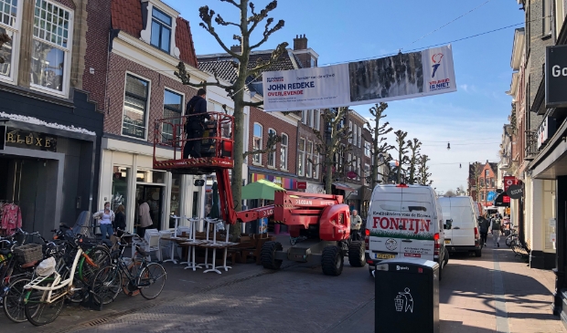 <p>Eerst hingen de banieren (voor elk jaar in vrijheid één, met daarop foto’s en verhalen van Haarlemmers) in het centrum, nu in Centrum Schalkwijk.</p>