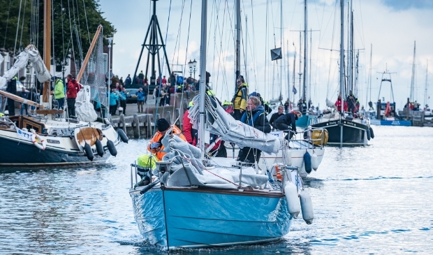 De binnenkomst in de haven van Medemblik.