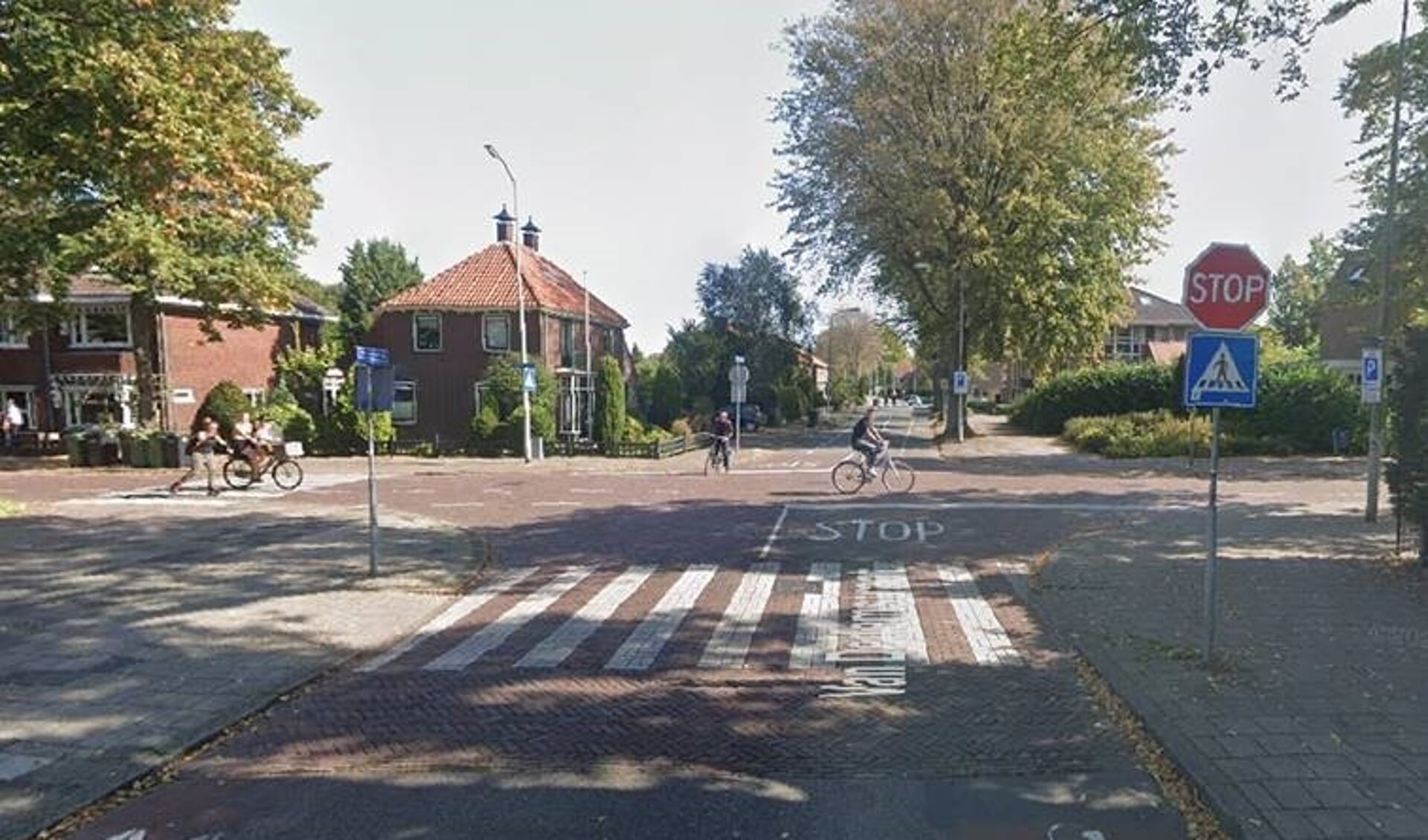 Twee studenten doen onderzoek naar het gevaarlijkste kruispunt in Hoorn en kan uw input goed gebruiken. 