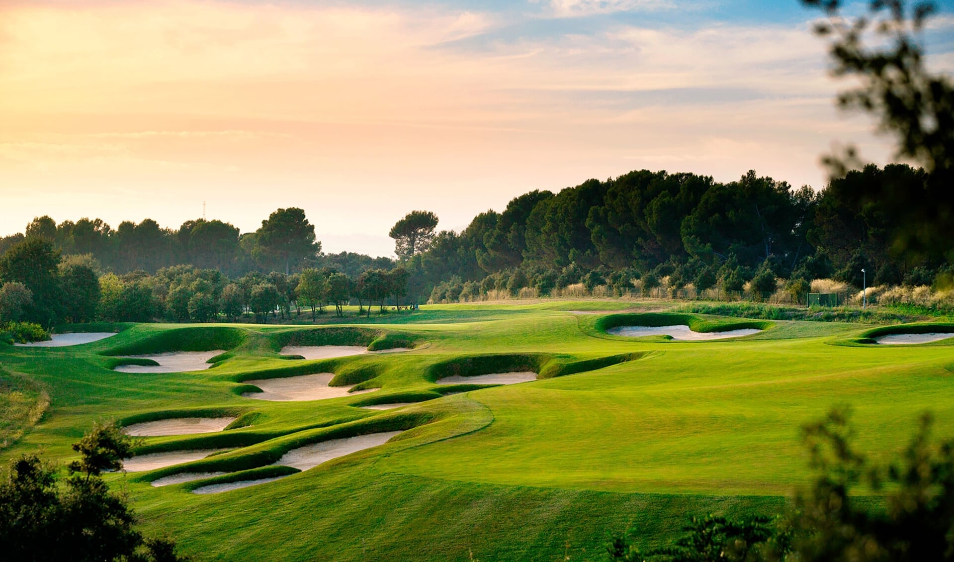 De prachtige Real Club de Golf El Prat nabij Terrassa is een must voor de fijnproevers.