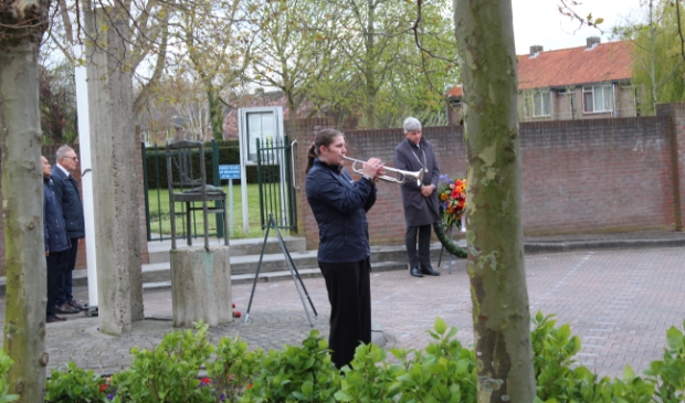 <p>De Last Post klonk ook in Oostzaan</p>