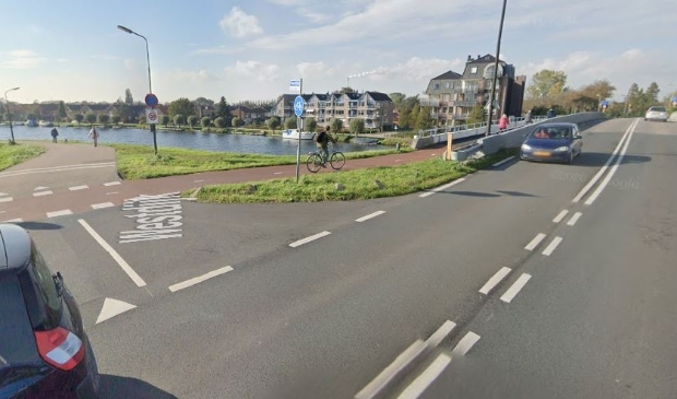<p>De Westdijk wordt eenrichtingsverkeer tussen de Broekerweg en de aansluiting van de dijk met de Wester Vlaerdinge in woonwijk Broekhorn.</p>