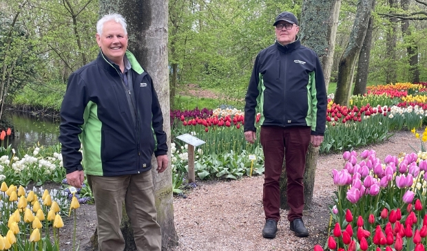 <p>André Duivenvoorden (l) en Frans van Lierop in de Podertuin.</p>