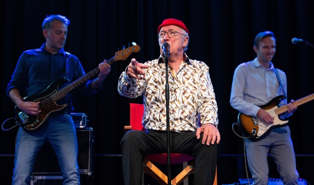 <p>Streekgenoot Harry Slinger en zijn vaste band Drukwerk staat zaterdag op de planken van De Bullekerk.</p>