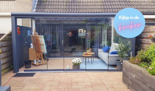<p>Irene is blij met haar knusse tuinkamer.</p>