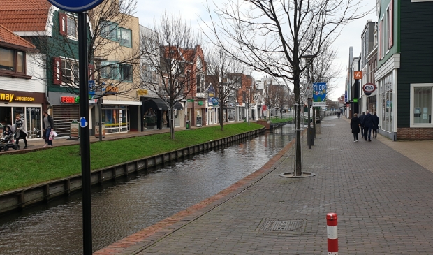 <p>De winkelstraten worden steeds leger, zowel qua bezoekersaantal als winkels. </p>