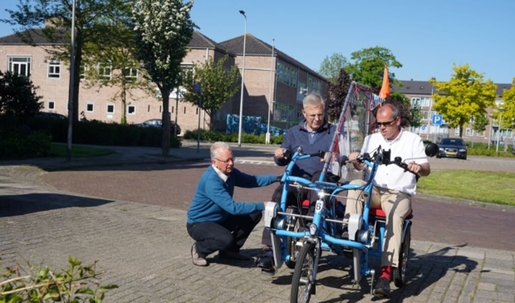 De stichting Fietsmaatjes Alphen aan den Rijn heeft haar zesde duofiets in gebruik genomen.