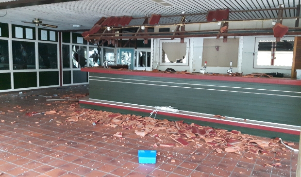 <p>Vandalisme gezien? (Zoals het geval was in de leegstaande sporthal De Sprong in Westerkoog die even later in vlammen opging) Staattoezicht is nu ook buiten kantooruren bereikbaar. </p>