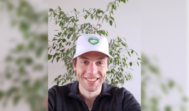 <p>Jesse de Wit fietst binnenkort door Noord met zijn groene bakfiets.</p>
