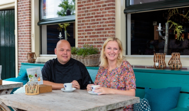<p>Phil en Marjolein: "Fijn om onze oude en ook de nieuwe gasten weer in real life te zien."</p>