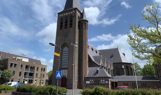 <p>Vrijdag 2 juli staan vrijwilligers weer op het kerkplein voor de Pancratiuskerk van 10.00 tot 12.00 uur. </p>