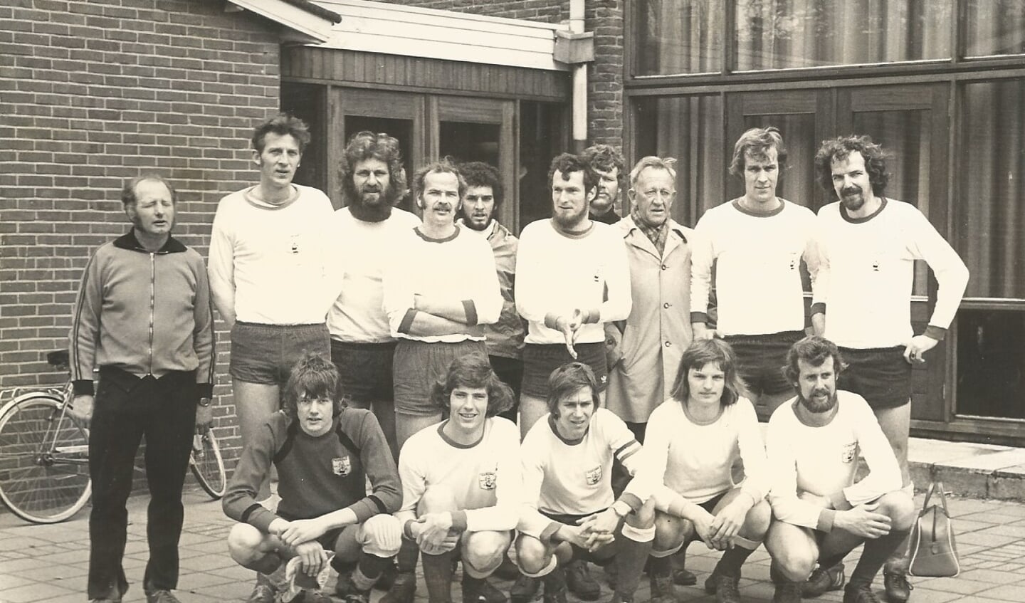 Dirkshorn 1 kampioen 1976/1977