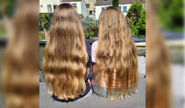 <p>Bente en Fleur in actie voor Stichting Haarwensen.</p>