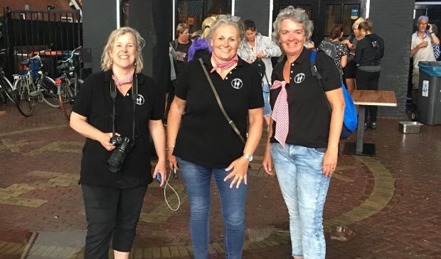 <p>Met al weken mooi weer in the pocket verheugde de organisatie - Carin Muileboom, Ilja Korf, Karen Duin en Rianne Groen - zich op een gezellige, zonnige avond.... </p>