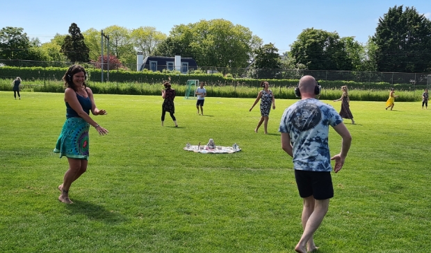 <p>Met Ecstatic Dance kun je bewegen zoals jij dat wilt en danservaring is niet nodig.</p>