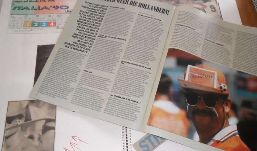 Krantenknipsels en plakboek van oranjegek Ton Groot uit Andijk.