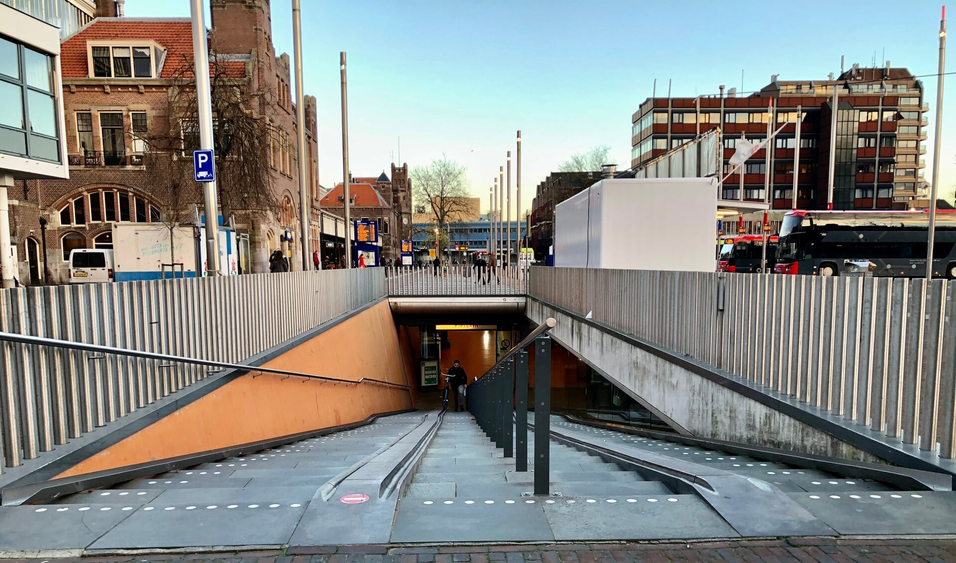 De ondergrondse fietsenstalling bij het station van Haarlem.