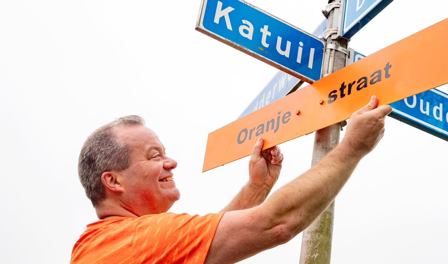 Katuil in Waarland is omgedoopt tot Oranje straat.