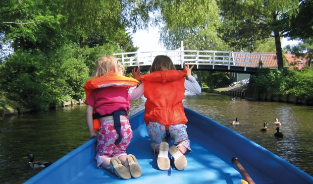 <p>Bewoners Waterweide kunnen naar Enkhuizen varen, na de formele opening van de nieuwe brug bij het Nassaupark in Bovenkarspel.</p>