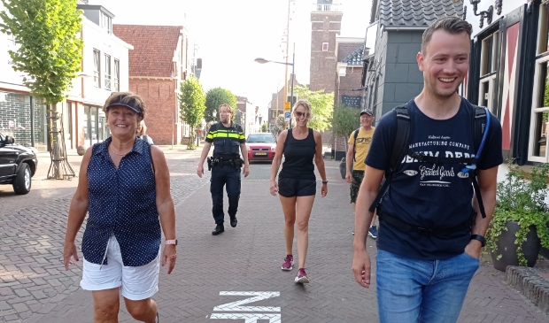 <p>Burgemeester Robbert-Jan van Duijn wandelt 100 kilometer.</p>
