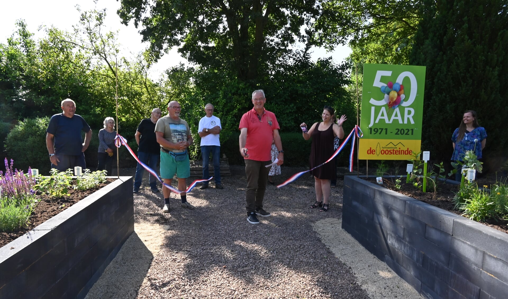 De kruidentuin bij De Pioniers is geopend.