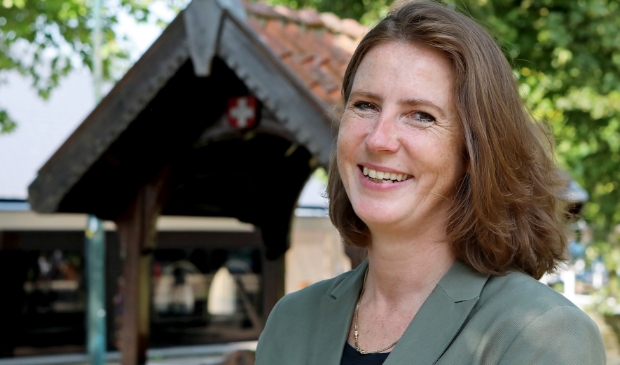 <p>De nieuwe burgemeester Mascha ten Bruggencate zal eerst vooral veel kijken en luisteren, alvorens te komen tot eigen speerpunten in het beleid.</p>