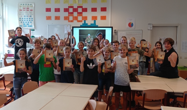 <p>De leerlingen waren onder de indruk van de verhalen van Corné Brunt.</p>