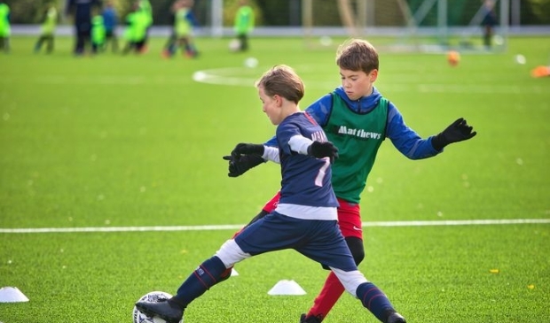 <p>Extra jeugdvoetbaltraining in de zomervakantie.</p>