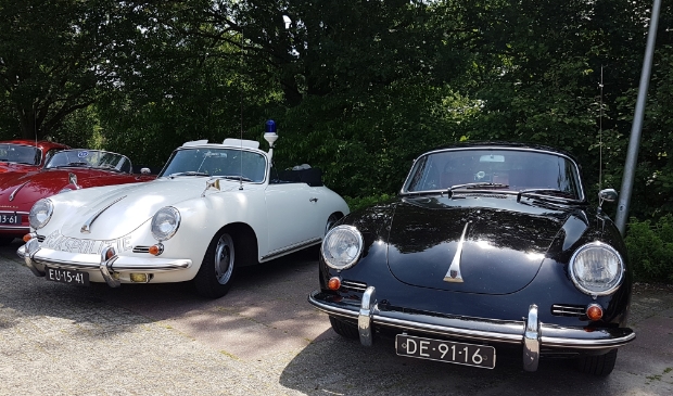 <p>Porscheclub is aanwezig.</p>