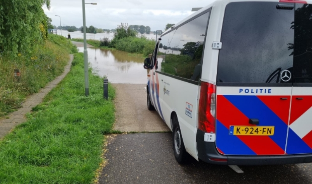 <p>Politie uit heel Nederland schiet te hulp in Limburg.</p>
