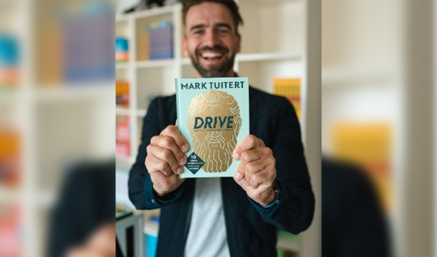 <p>Mark Tuitert is zaterdag te gast in Roelofarendsveen. </p>
