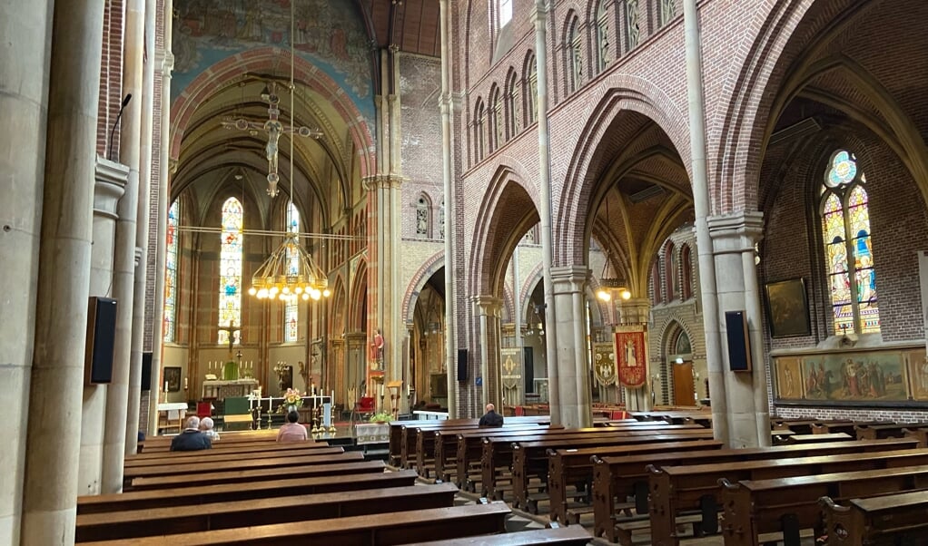 De fraaie Sint Laurentiuskerk bestaat 160 jaar.
