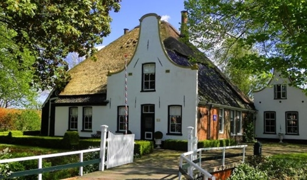 <p>In Twisk staan authentieke boerderijen.</p>