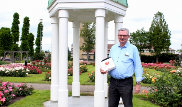 <p>Boskoper Ron Hoes is een man met een missie: hij wil een dekkend netwerk van AED-apparatuur en burgerhulpverleners. Zijn eigen AED heeft hij altijd bij zich. </p>
