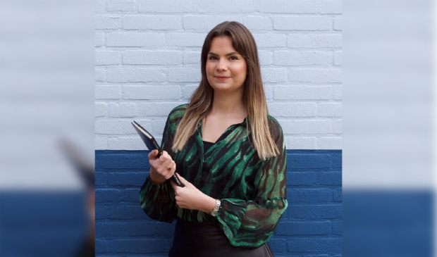 <p>Nathalie Hink staat klaar voor de jongeren in Badhoevedorp.</p>