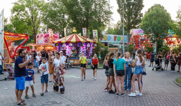 <p>In Hoorn kan iedereen naar de kermis.</p>
