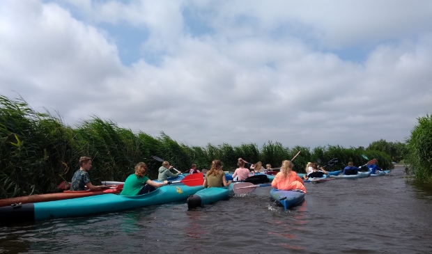 <p>Bekijk ons mooie dorp eens vanaf de waterkant!</p>