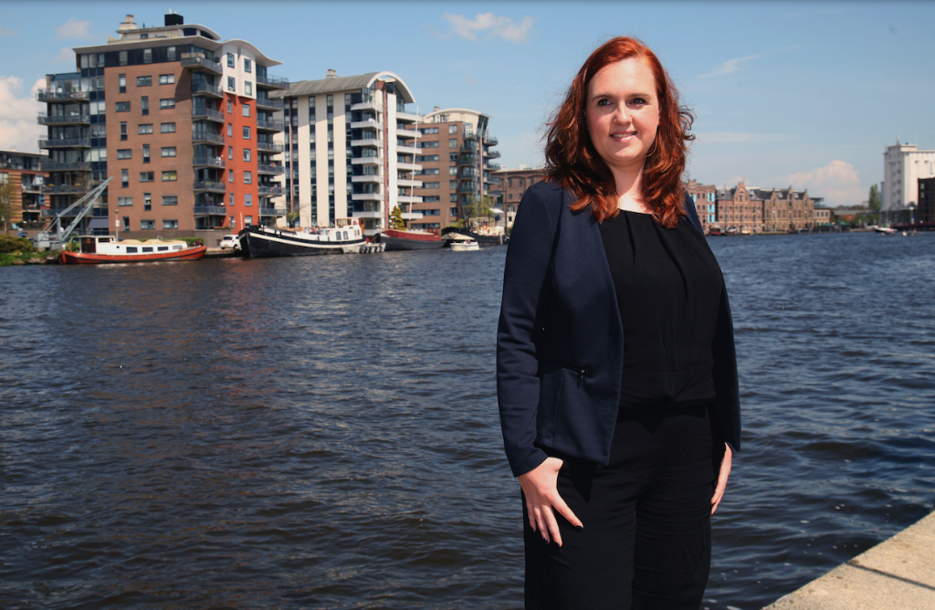 <p>Stephanie Onclin wil weten wat Zaankanters willen verbeteren.</p>