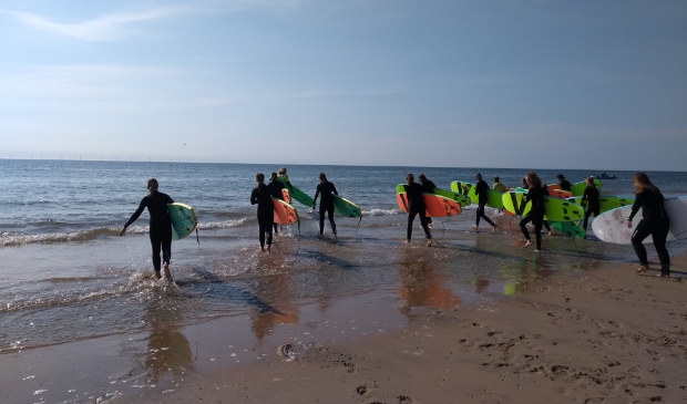 <p>Met z'n alle de koude Noordzee in. </p>