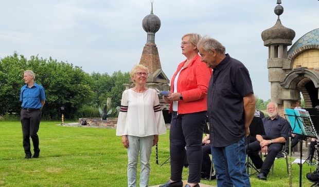 <p><br>Wethouder Mary Van Gent (m) sprak Ger en Mientje toe. </p>